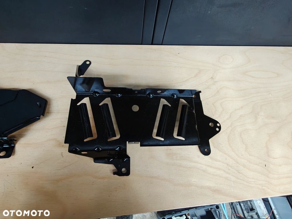 BMW X5 G05 uchwyt mocowanie wzmacniacza audio 6832598 - 1