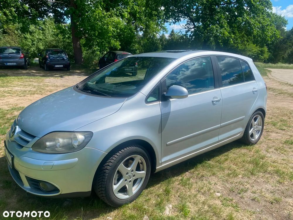 Volkswagen Golf Plus 1.6 FSI Comfortline Tiptr - 2