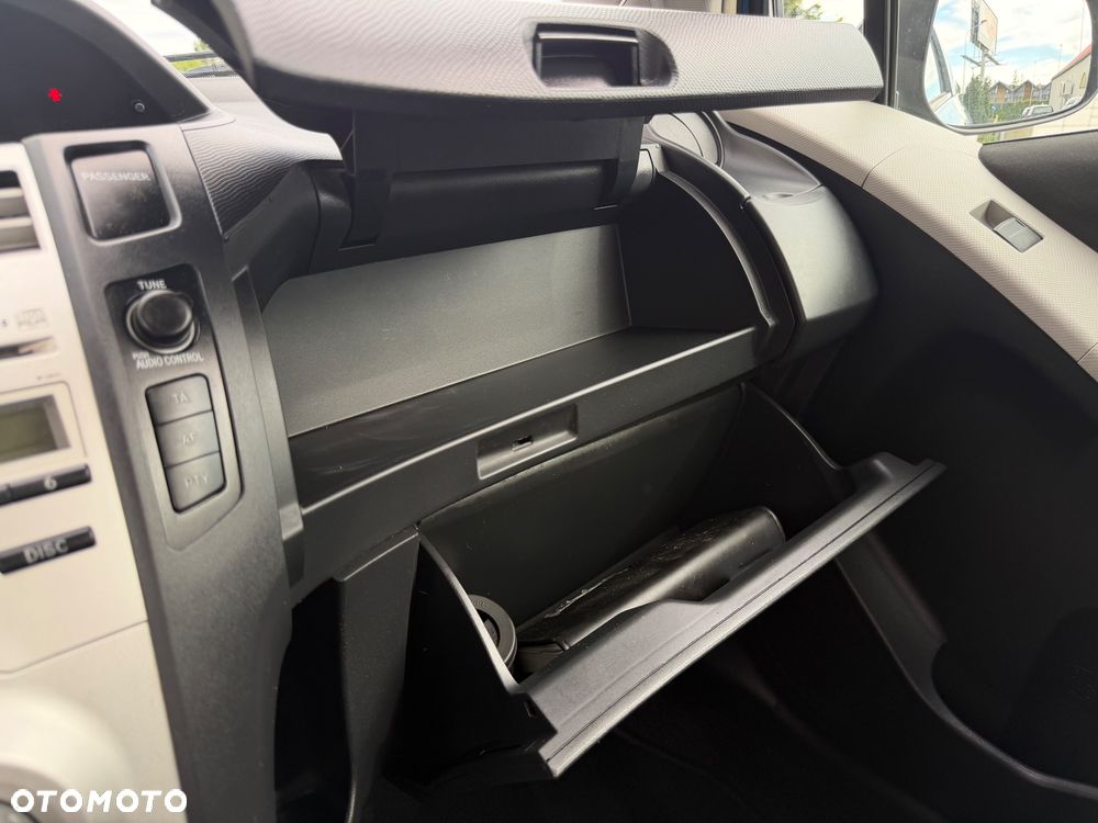 Toyota Yaris 1.0 Terra A/C - 23