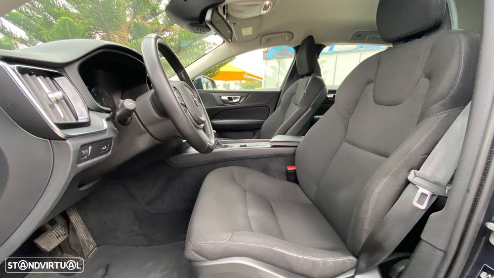 Volvo V60 2.0 D3 Momentum Plus Geartronic - 22