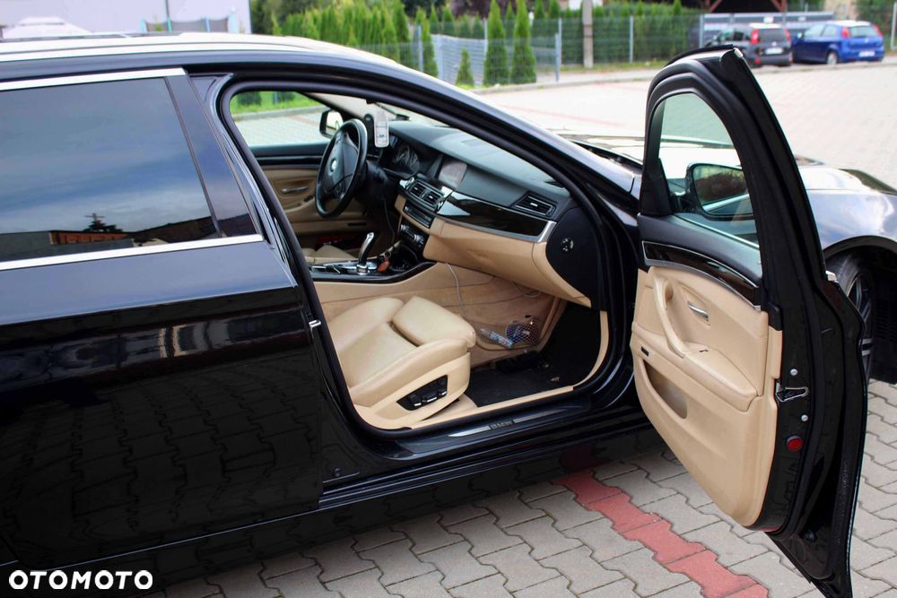 BMW Seria 5 525d - 8