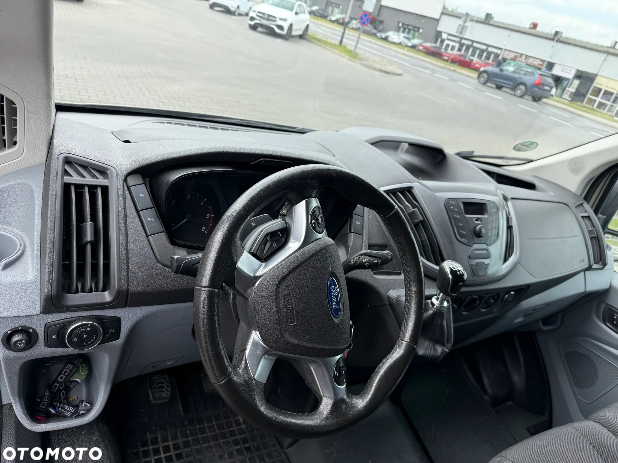 Ford Transit - 12