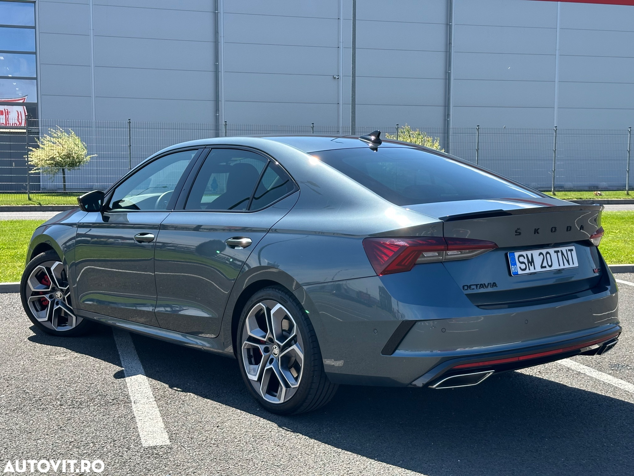 Skoda Octavia 2.0 TSI DSG RS - 4