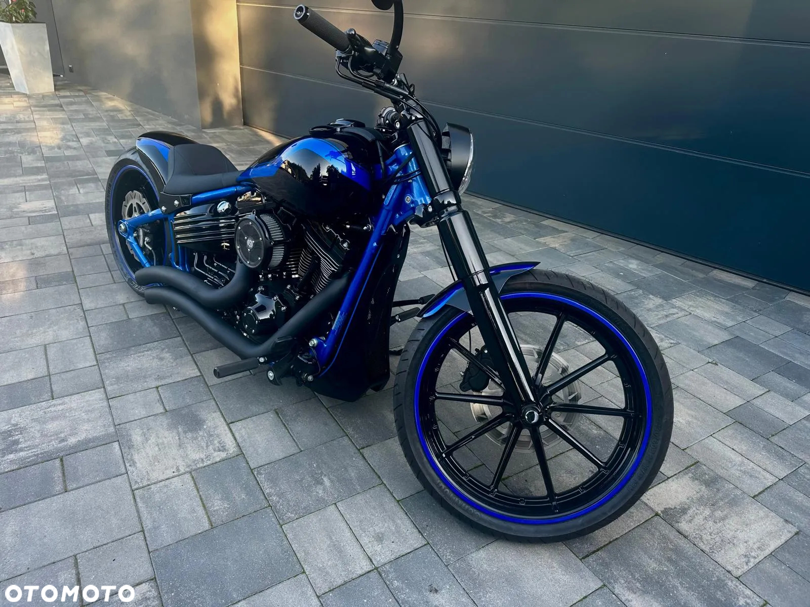 Harley-Davidson Softail Breakout - 6