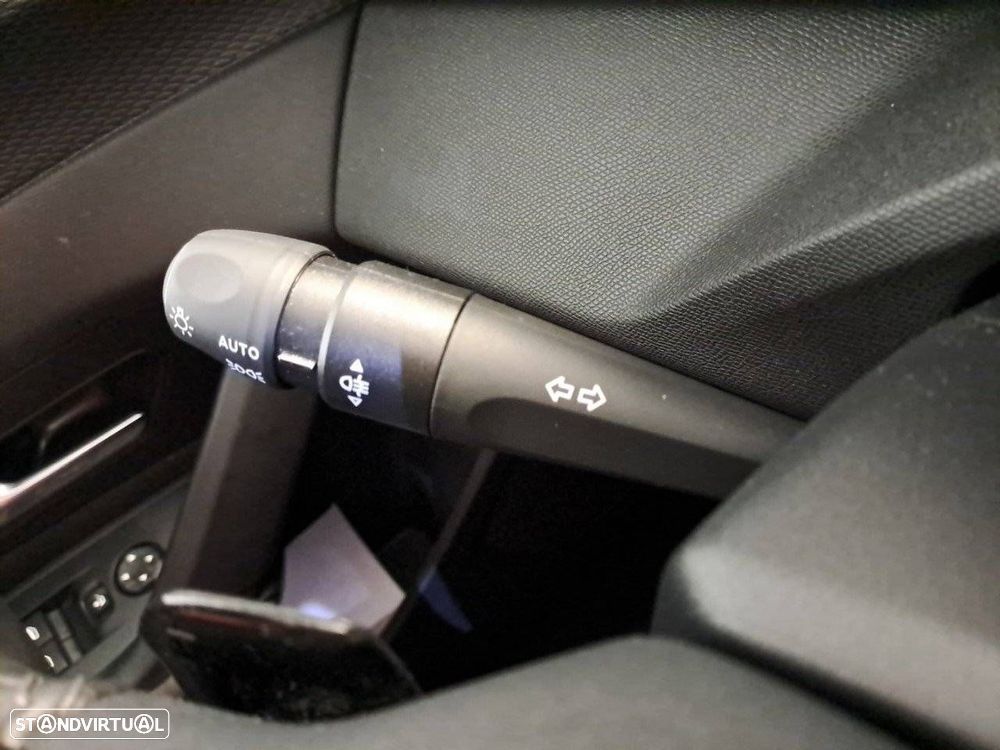 Peugeot 308 1.2 Hybrid Style e-DCS6 - 14