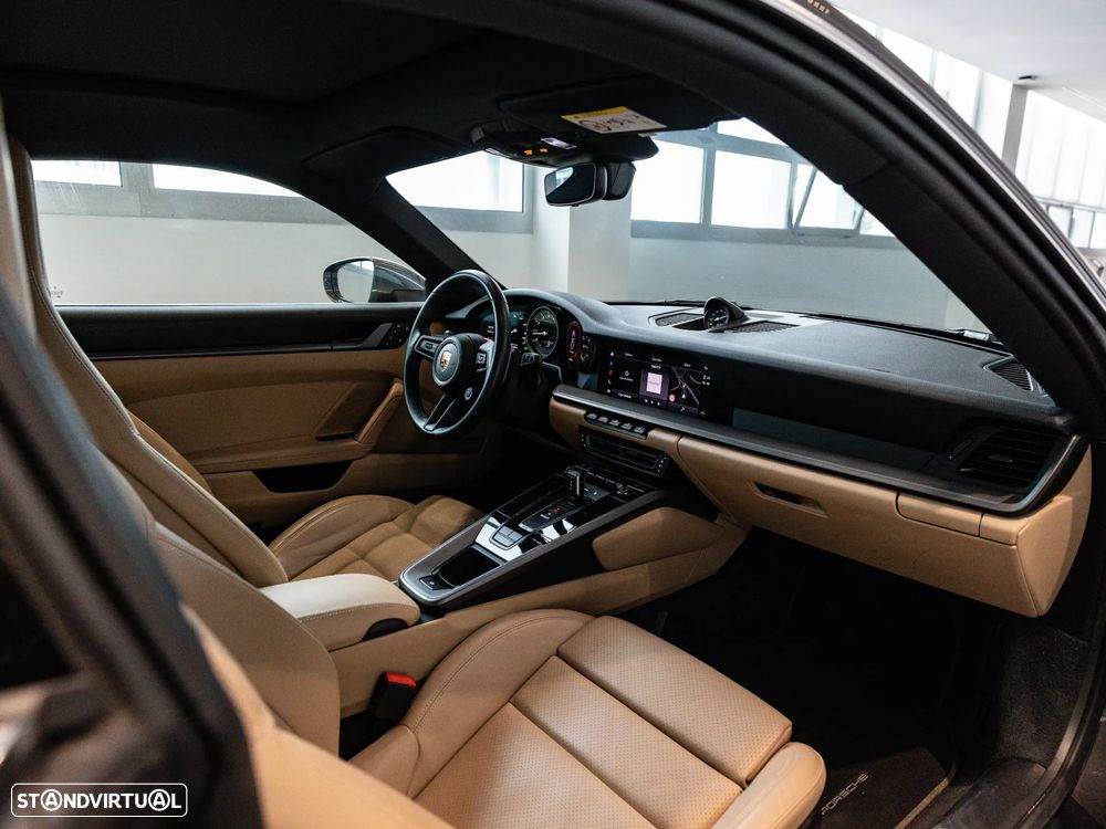 Porsche 911 (992) Carrera 4 PDK - 37