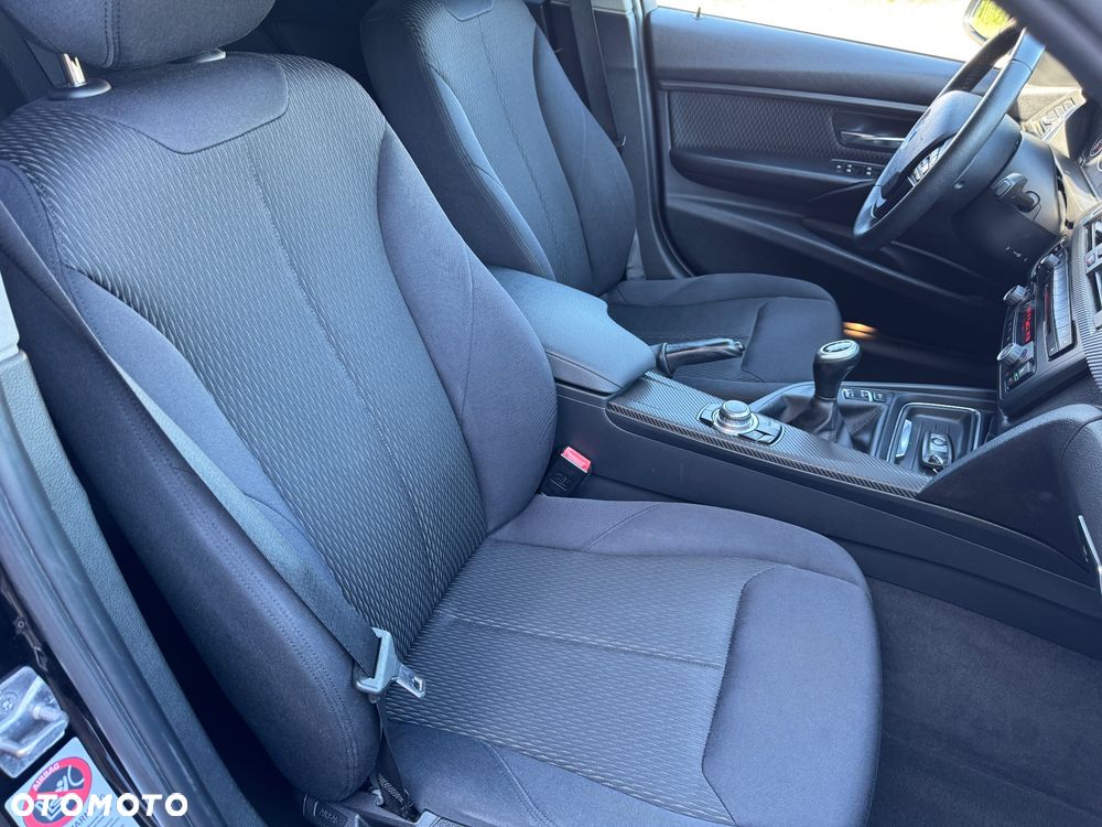 BMW Seria 3 318d - 10