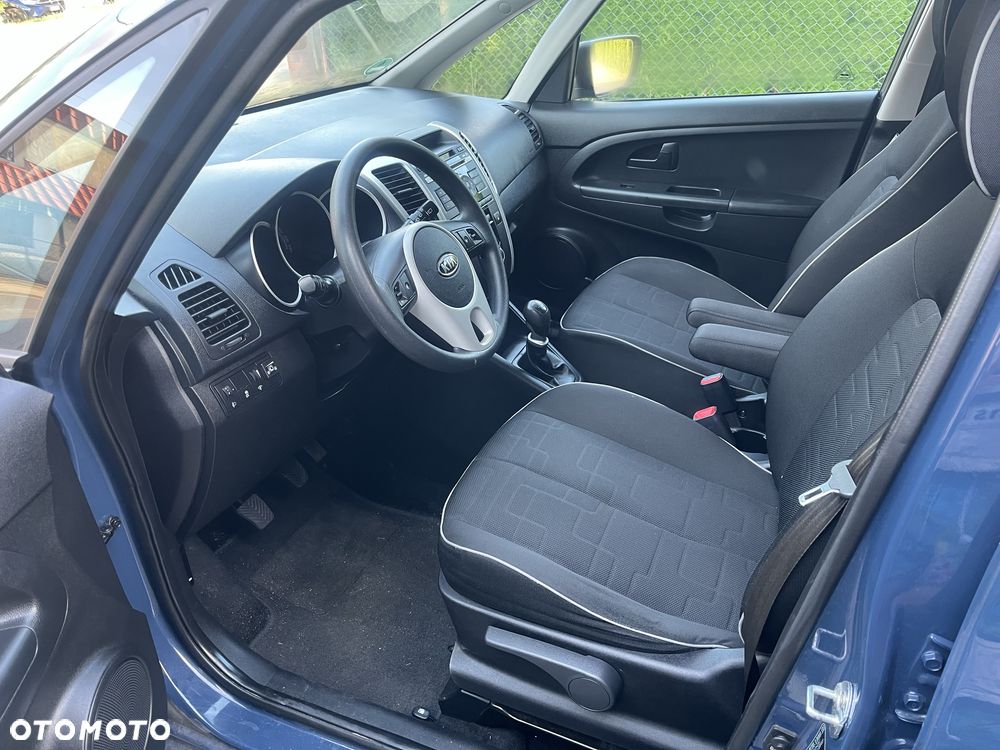 Kia Venga - 4