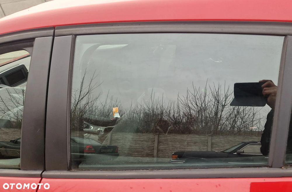 RENAULT MEGANE 3 HB SZYBA DRZWI LEWY TYŁ - 1