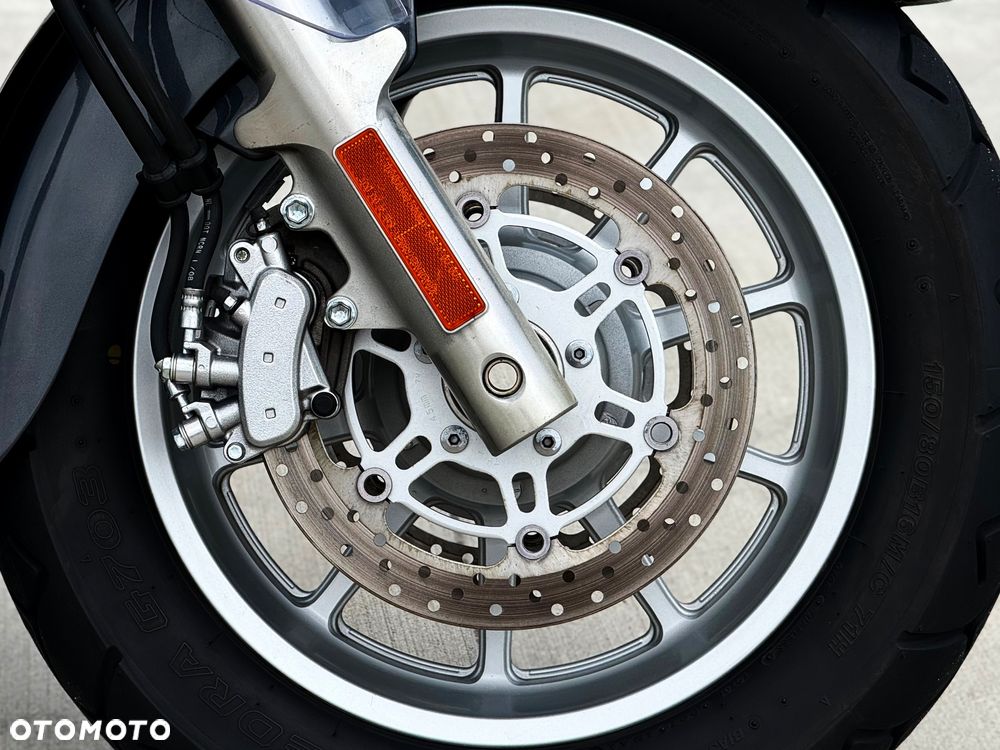Suzuki Boulevard - 36