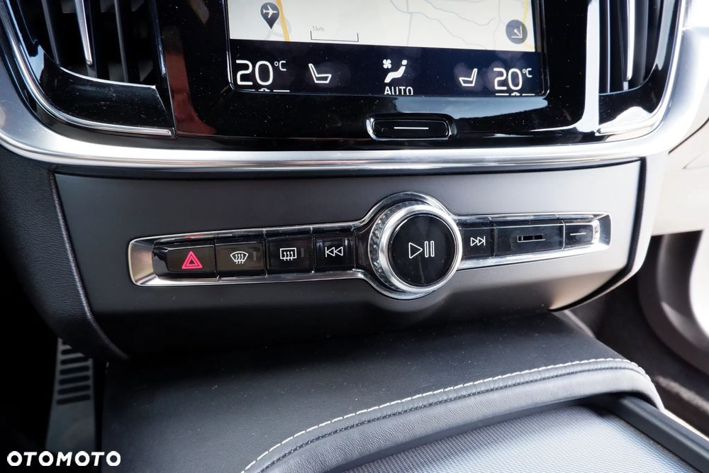 Volvo V90 T5 R-Design - 21