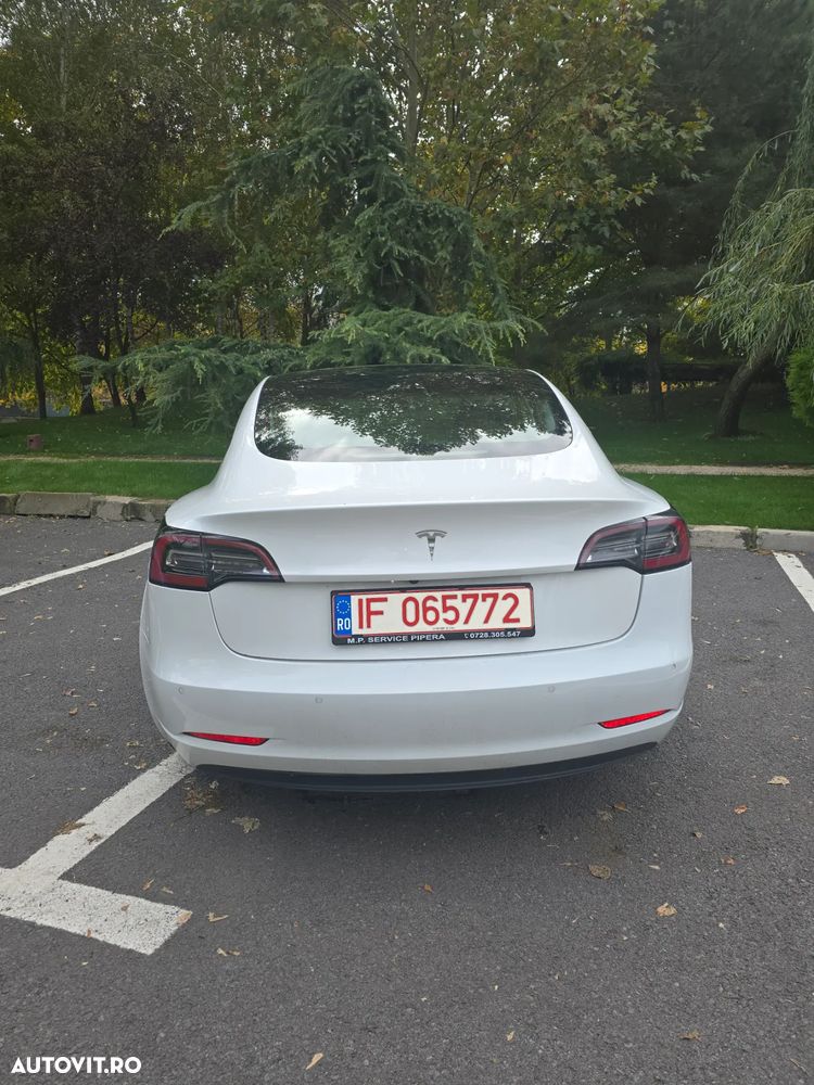 Tesla Model 3 - 5