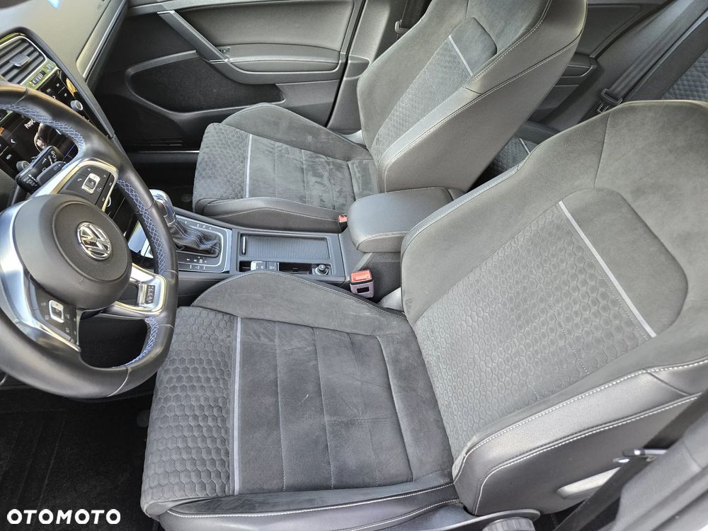 Volkswagen Golf - 12