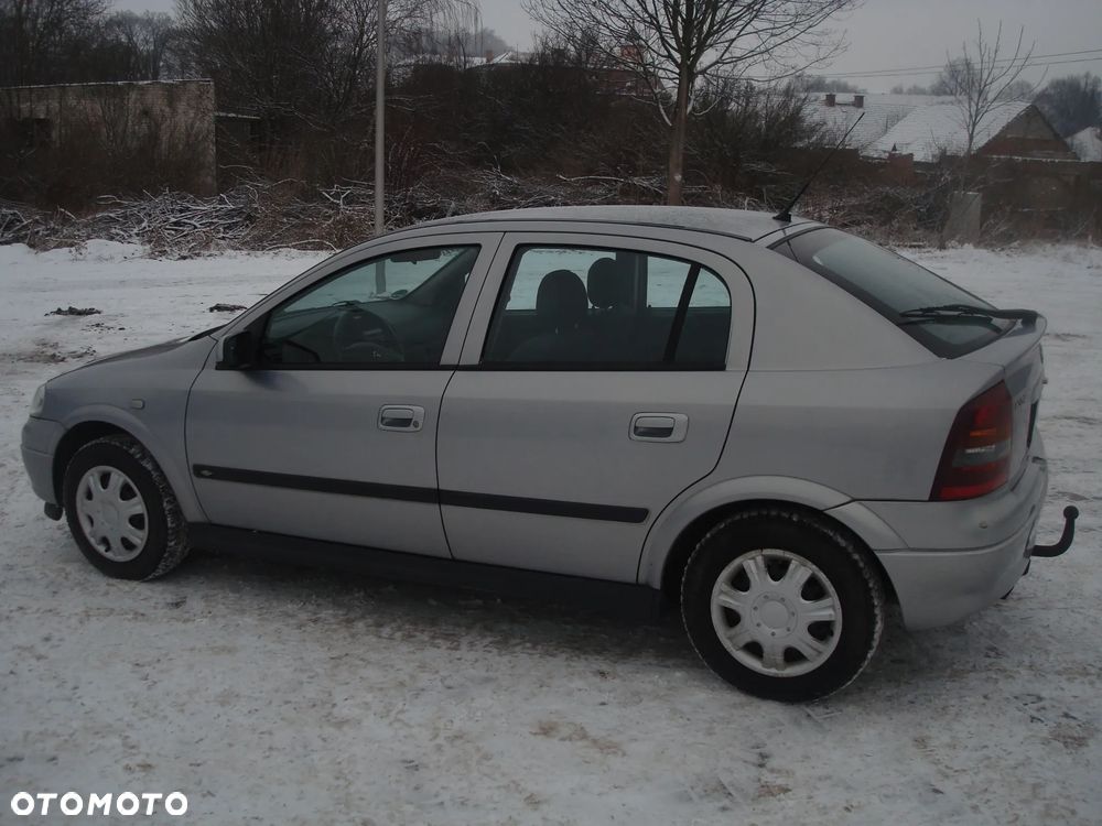 Opel Astra 1.6 Edition - 11