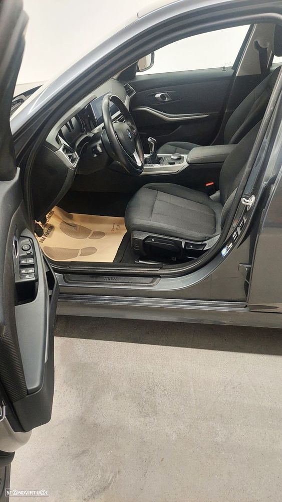 BMW 318 d Line Sport - 9