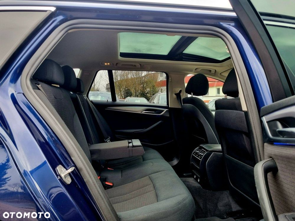 BMW Seria 5 520d Sport Line - 15