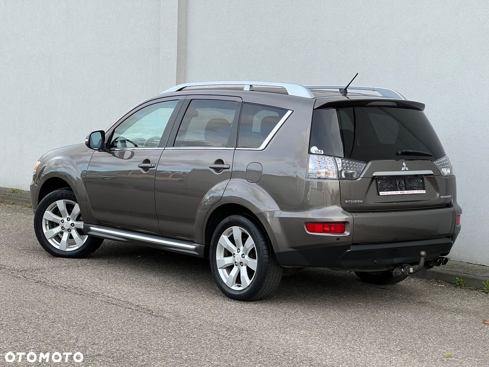 Mitsubishi Outlander 2.0 DI-D 4WD Intense - 3