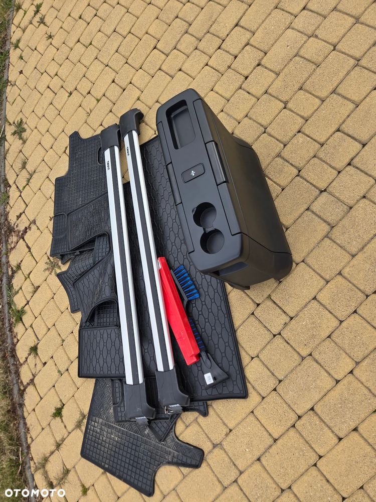 Mercedes-Benz Klasa V 300 d 4-Matic Exclusive 9G-Tronic (d³ugi) - 37