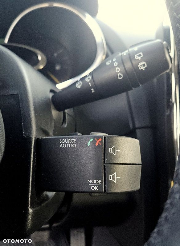 Renault Clio 1.2 16V 75 Expression - 33