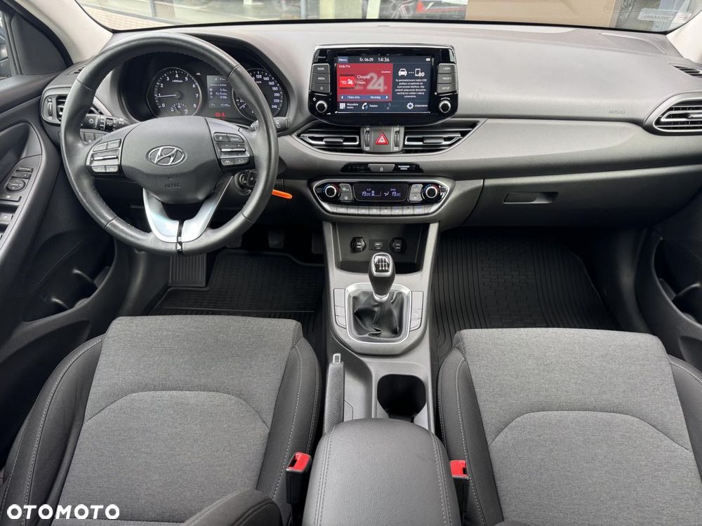 Hyundai i30 1.5 DPI Smart - 10
