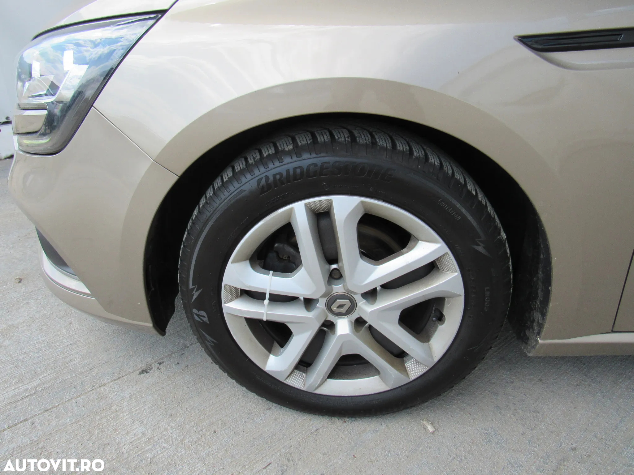 Renault Megane TCe EDC Zen - 5