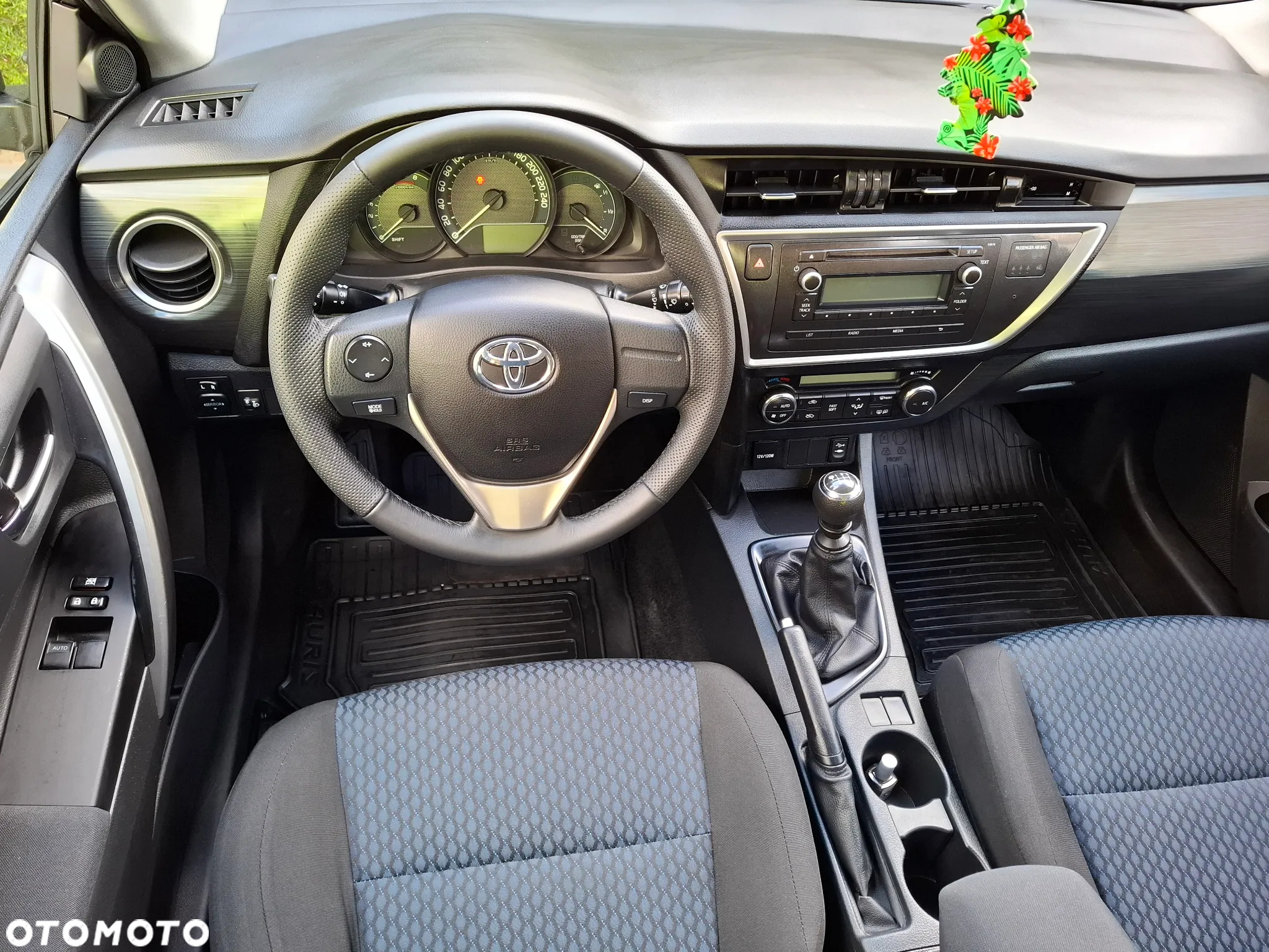 Toyota Auris - 13