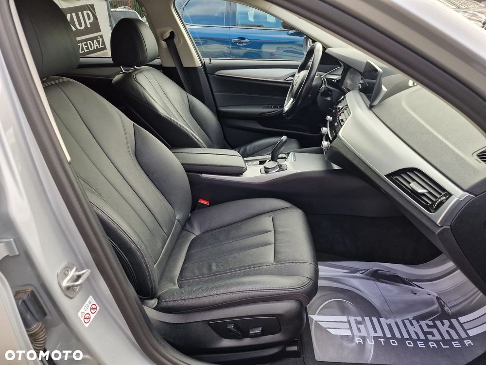 BMW Seria 5 518d - 23