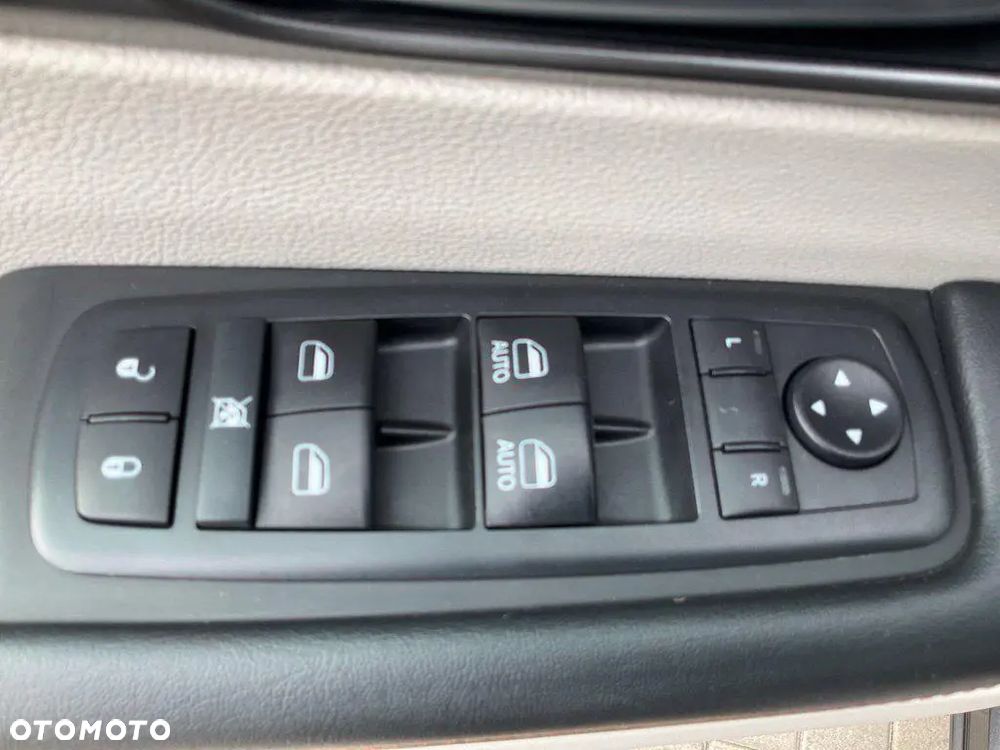 Chrysler Pacifica - 14