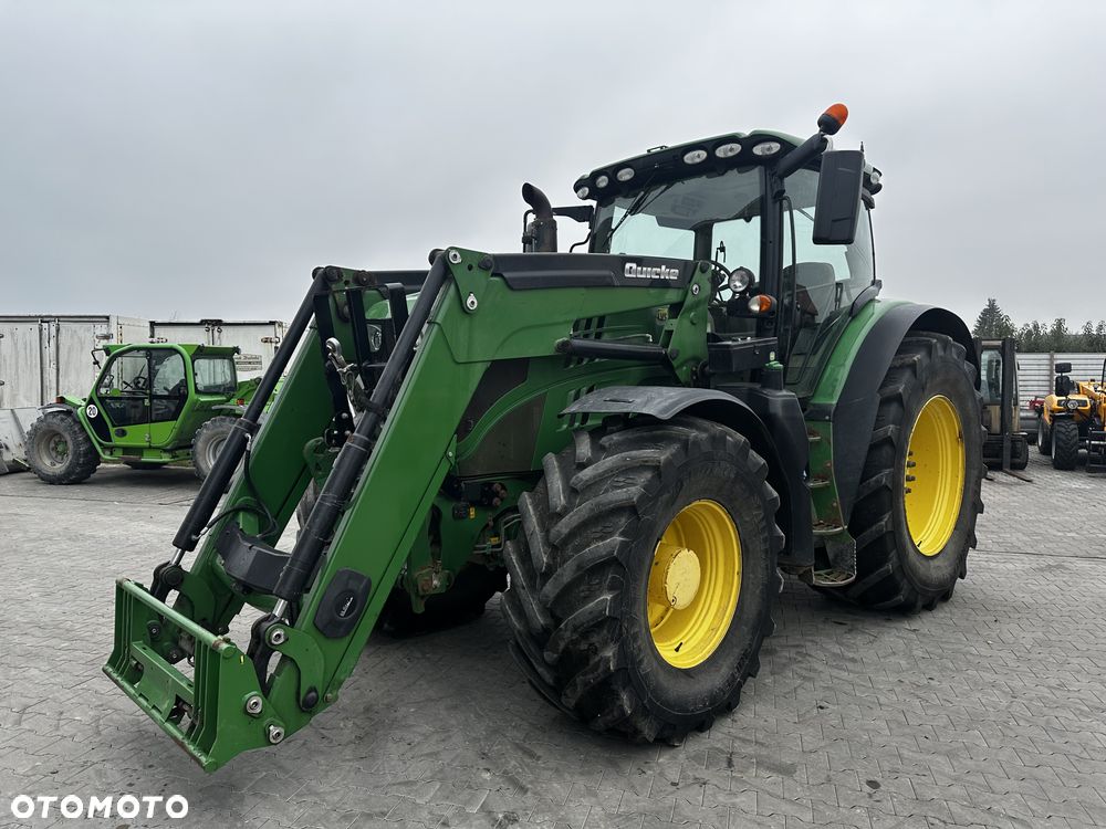 John Deere 6215R - 9