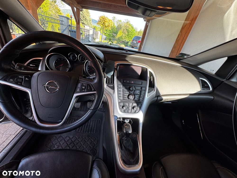Opel Astra 1.6 T Cosmo - 21