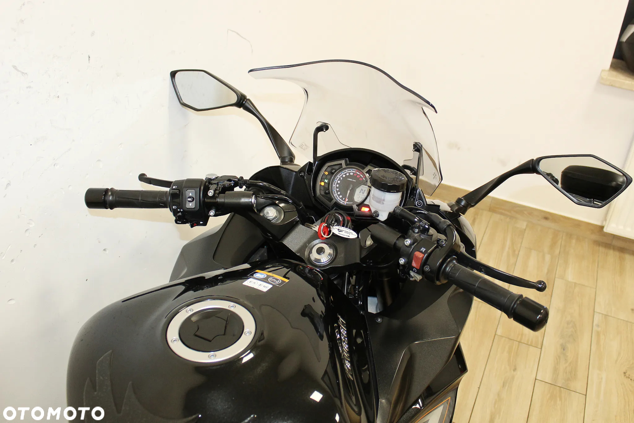 Kawasaki Ninja 1000 SX - 13