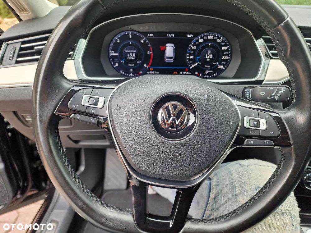 Volkswagen Passat - 18
