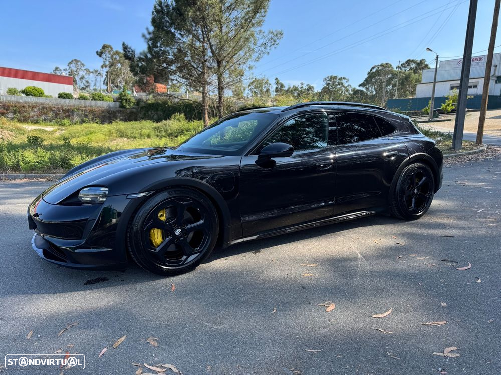 Porsche Taycan Cross Turismo 4 - 3