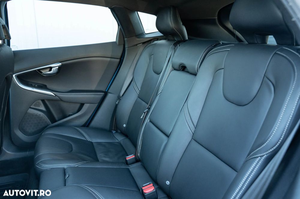 Volvo V40 T3 Geartronic RDesign - 8