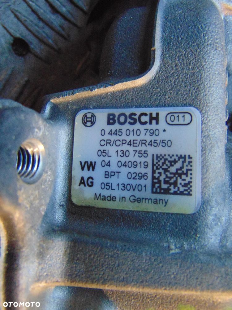 Pompa wtryskowa audi a4 b9 2,0 TDI 05L130755/0445010790 - 3