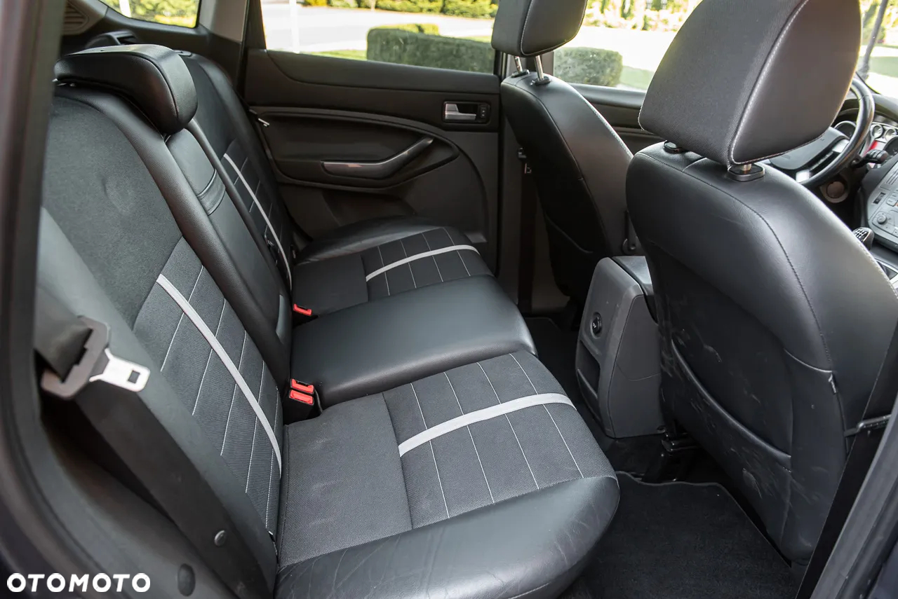 Ford Kuga 2.0 TDCi 4x4 Titanium - 29
