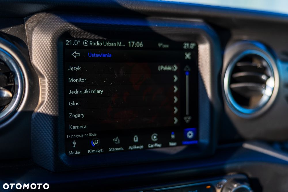 Jeep Wrangler 3.6 Unlim Sahara - 30