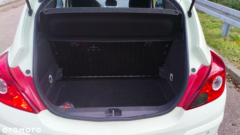 Opel Corsa 1.4 16V Active - 13