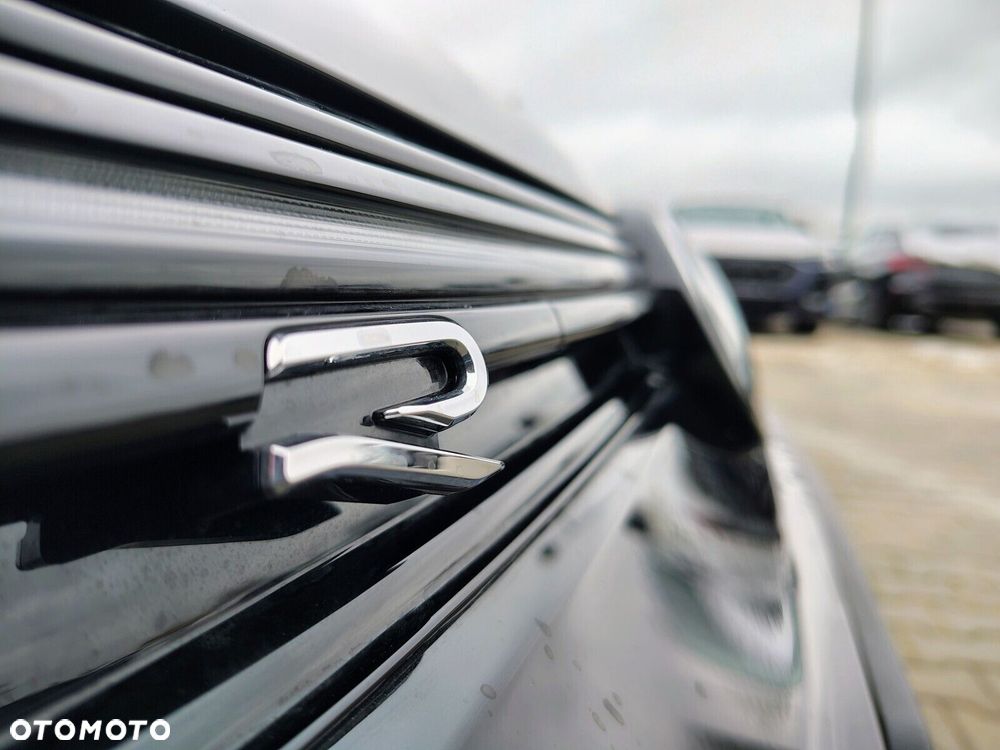 Volkswagen Golf Variant 2.0 TSI 4Motion R - 35