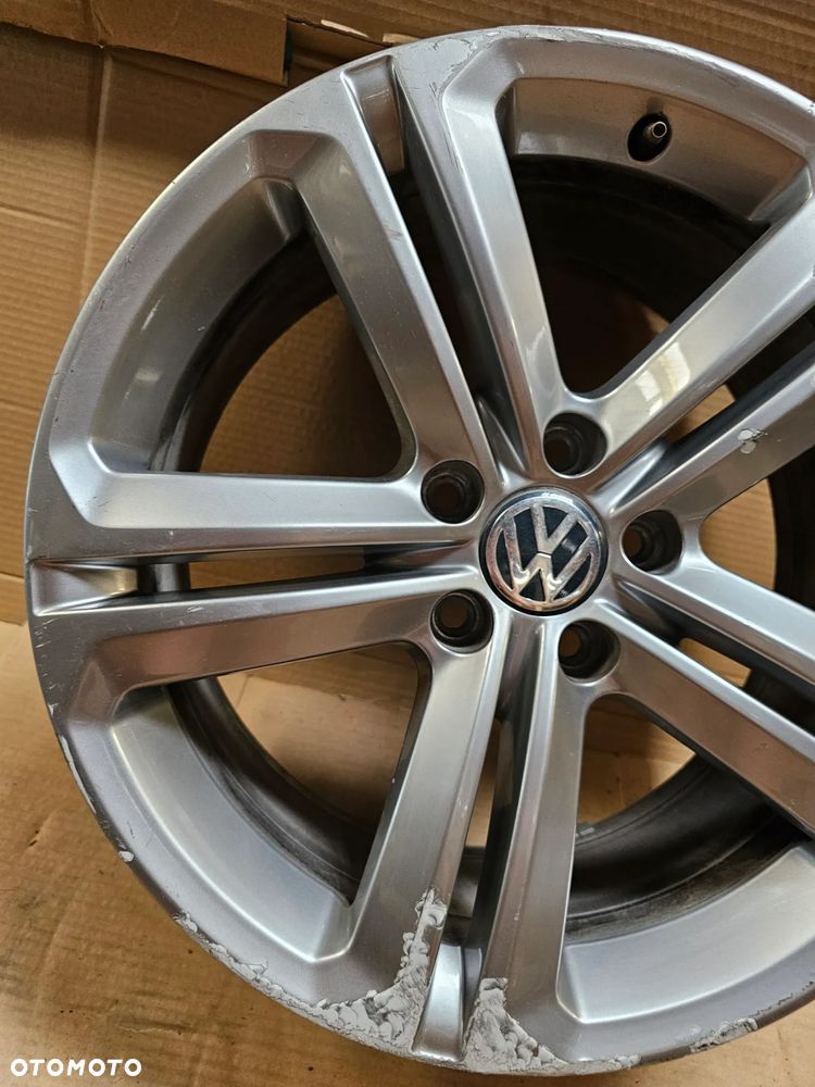 (F55) Volkswagen OE passat B7 / 3AA 601 025M / 8Jx18 ET44 5x112 - 2