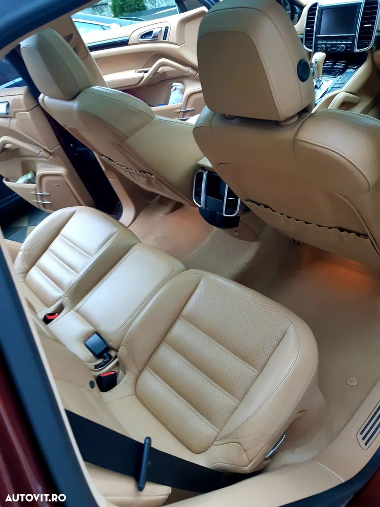 Porsche Cayenne - 9