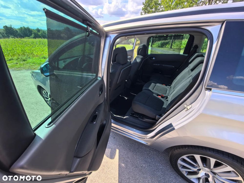 Peugeot 5008 2.0 HDi Premium + - 27