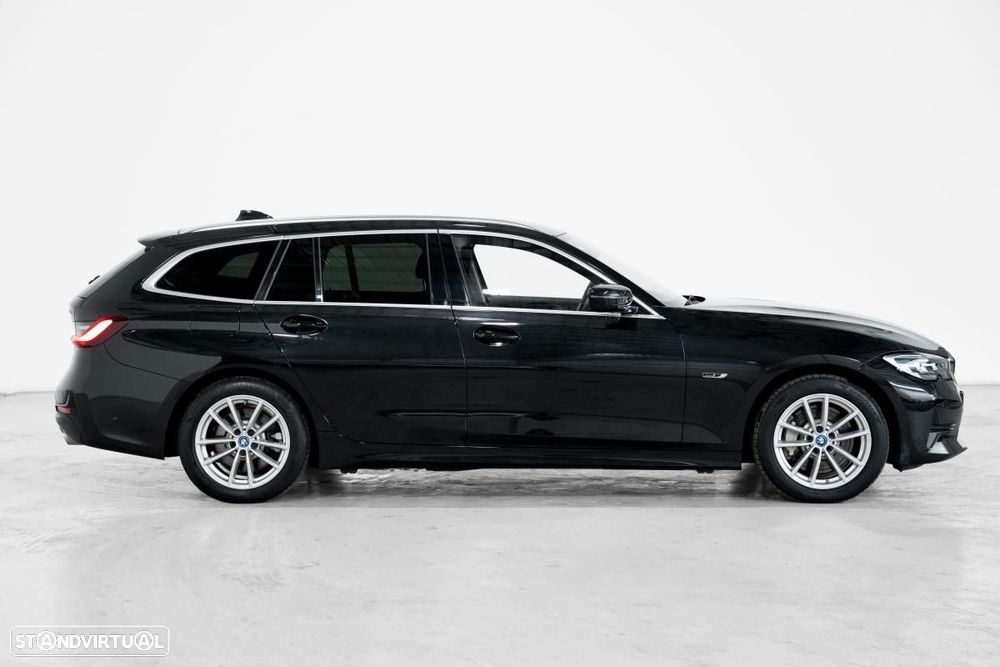 BMW 330 2022 photo 2