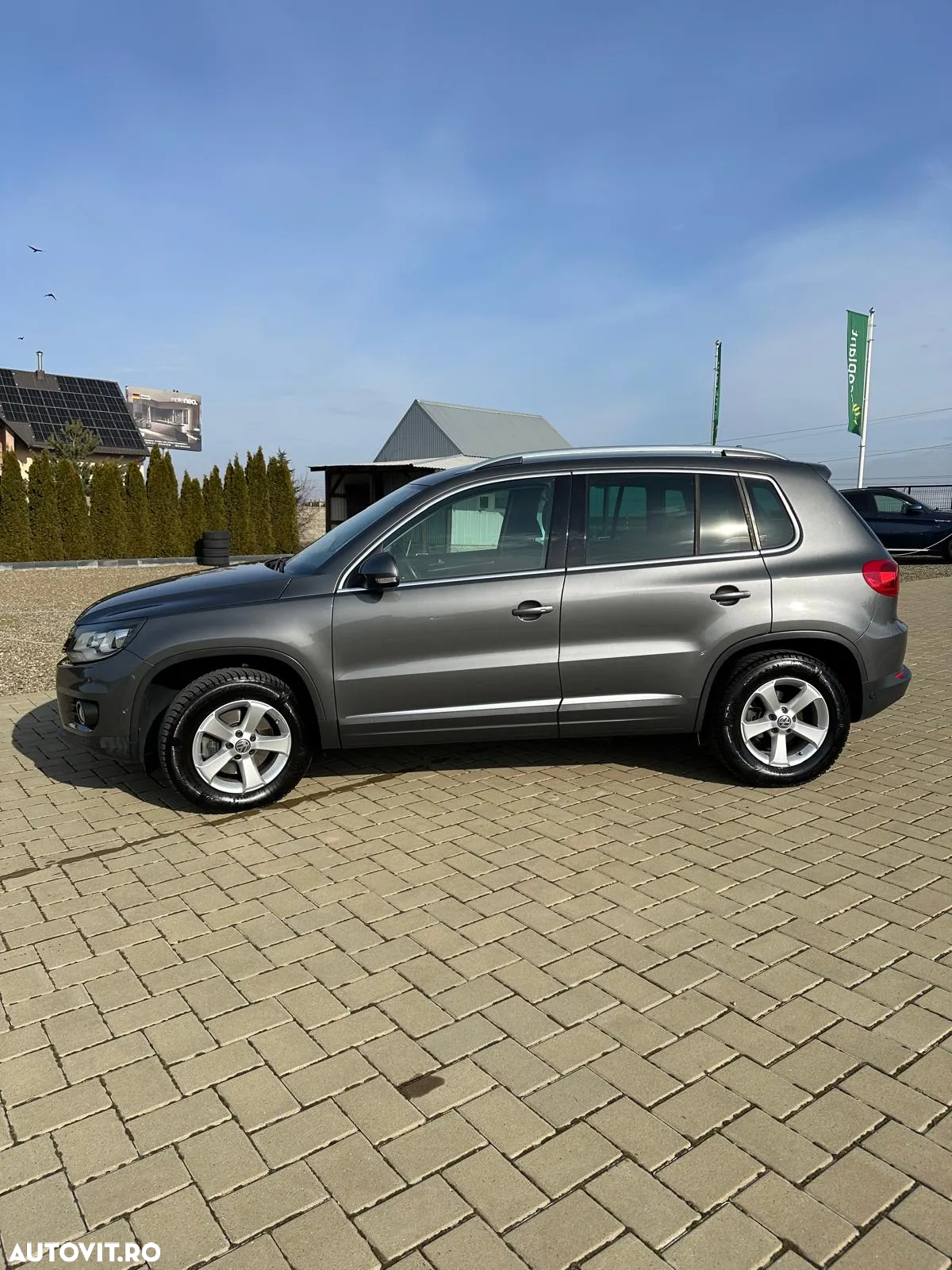 Volkswagen Tiguan 2.0 TDI 4Motion DSG Sport & Style - 4