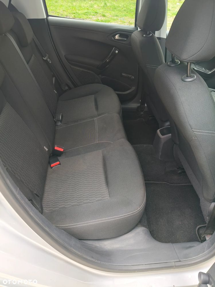 Peugeot 208 Blue-HDi 100 Stop&Start Active - 8