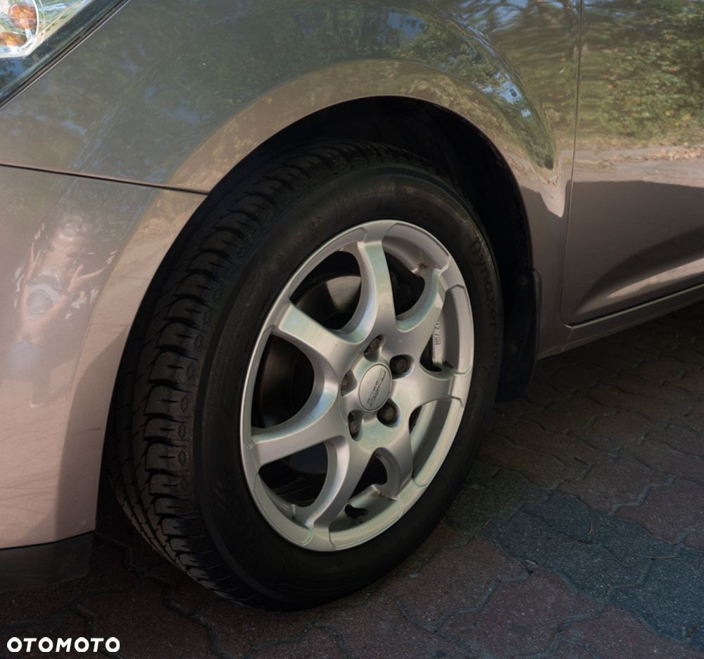Kia Ceed - 10