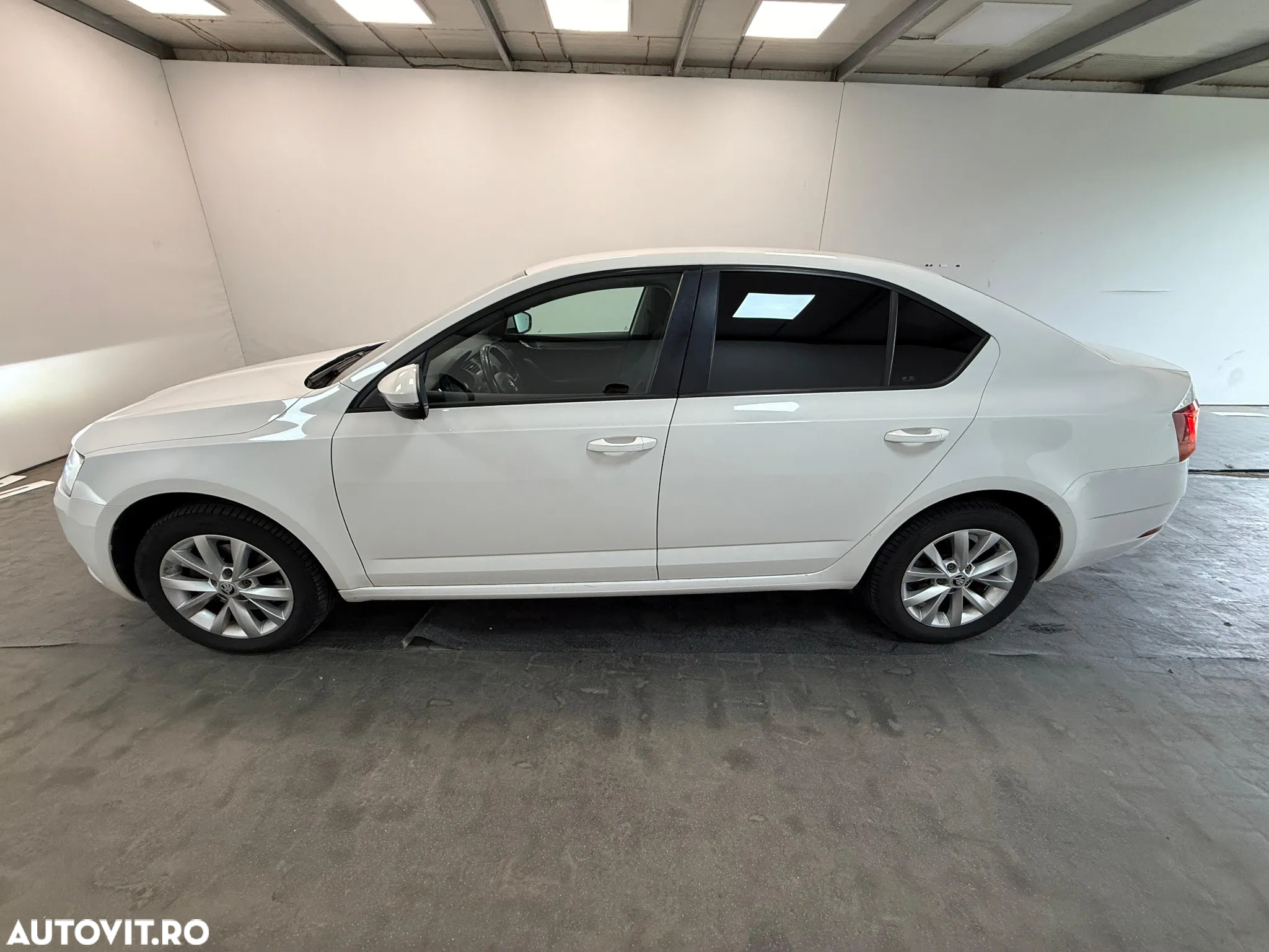 Skoda Octavia 2.0 TDI DSG 4X4 Style - 16