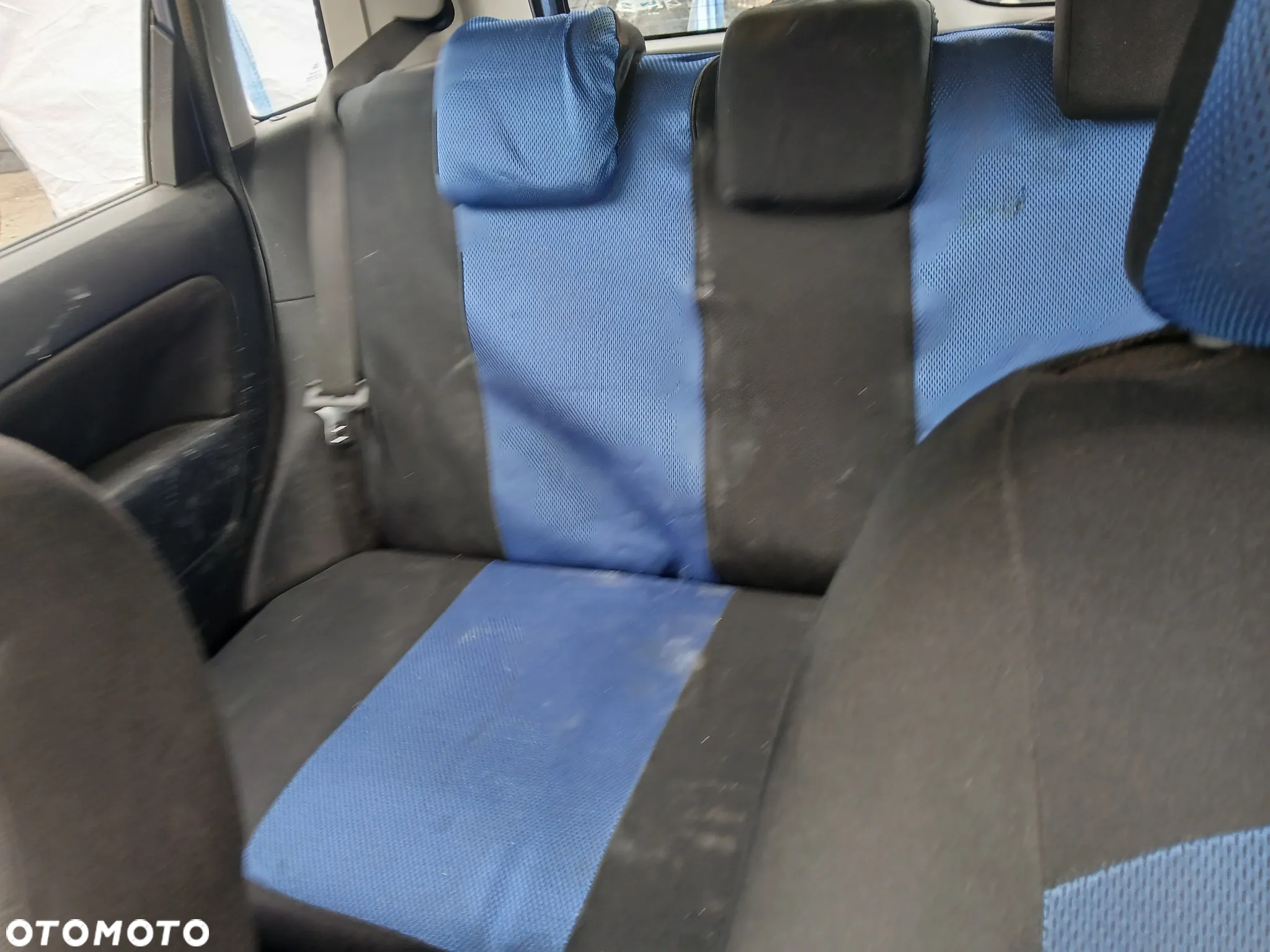 ford fiesta MK6 44 fotel fotele kanapa deska kokpit podsufitka boczek boczki klamka podłokietnik - 6