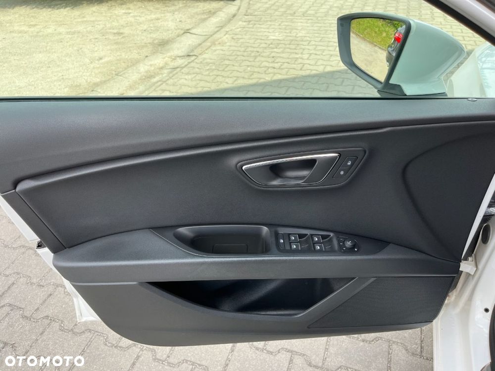 Seat Leon Sportstourer 2.0 TDI DPF DSG FR - 25