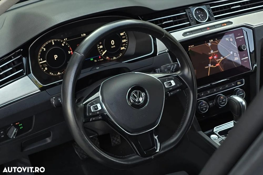 Volkswagen Passat 2.0 TDI DSG Highline - 9
